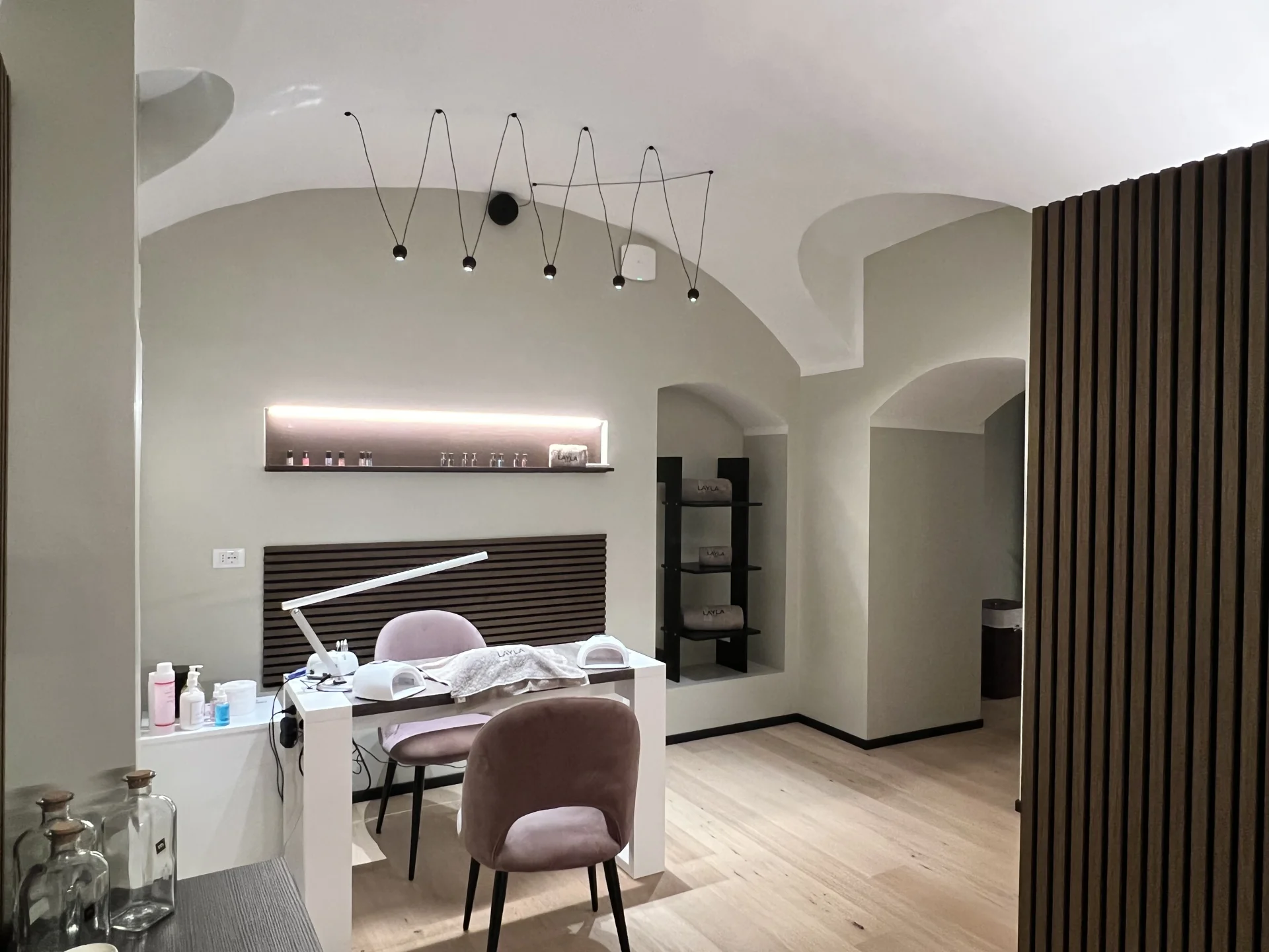 Layla SPA: Wellness Design & Engineering: Layla Cosmetics SPA
